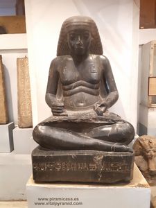 Escriba jerogl&iacute;ficos Museo del El Cairo