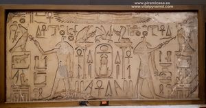 Estela jerogl&iacute;ficos en granito Museo del El Cairo