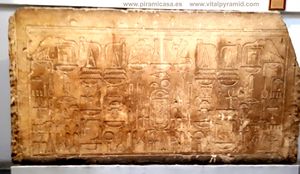 Estela jerogl&iacute;ficos en granito Museo del El Cairo