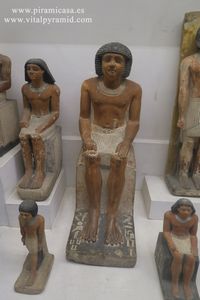 Estatuas de madera  Museo del El Cairo