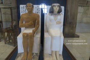 Estatua matrimonio Museo del El Cairo