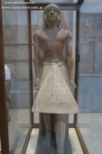 Estatua arquitecto Museo del El Cairo