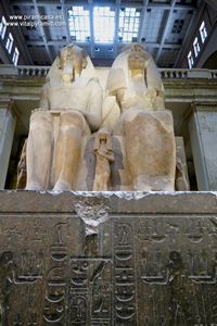 Estatua faraones jerogl&iacute;ficos Museo del El Cairo