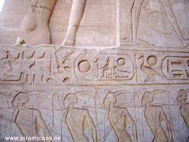 Abu Simbel jerogl&iacute;ficos
