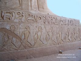 Abu Simbel jerogl&iacute;ficos2