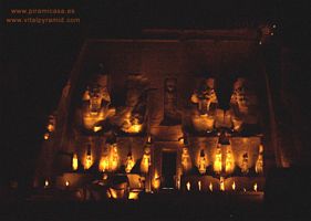 Abu Simbel de Noche