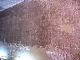 Muro de los Faraones ausentes