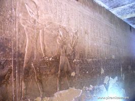 Relieve Muro Abydos