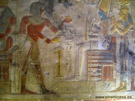 Osiris sentado