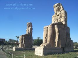 Colosos Memnon Lateral
