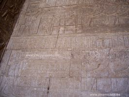 Jerogl&iacute;ficos exterior Templo Dendera Egipto