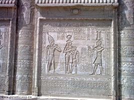 Grabado egipcio Muro Dandara