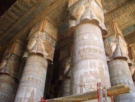 Columnas Dandara Capitel Giigante