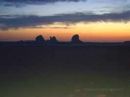 Desierto blanco nocturno