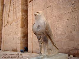 Horus Estatua