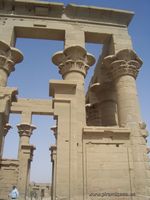 Columnas y dinteles preciosos