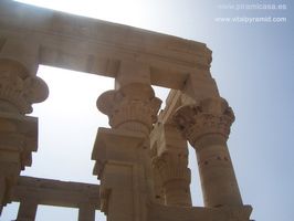 Capiteles y dinteles