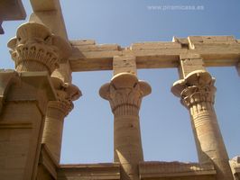 Esltura en columnas