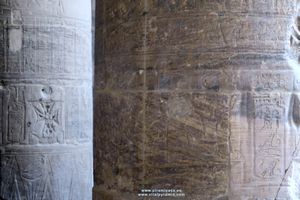 Jerogl&iacute;oficos cruz templaria murales  Isla Filae