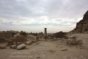 Pir&aacute;mides de Egipto Detr&aacute;s de Henutsen