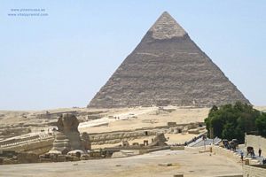 Esfinge y pir&aacute;mide Kefren  en Guiza