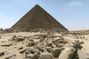 Miderino Menkaura en  Guiza  pir&aacute;mides de  Egipto
