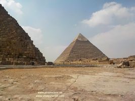 Pir&aacute;mide Jafra desde la Gran Pir&aacute;mide en Guiza