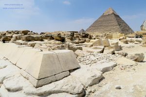 Pir&aacute;mides Kefren desde la Gran pir&aacute;mide