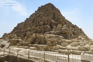 Pir&aacute;mide Henutsen en Guiza, Egipto