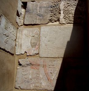 Aztecas o Mayas en Egipto,  en la  Isla Elefantina