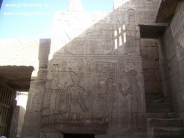 Jerogl&iacute;ficos en Karnak