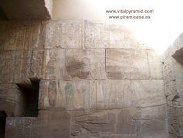 jerogl&iacute;ficos y grabados Sekhmet