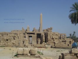 Patio templo de Karnak