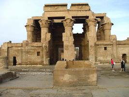 Entrada Kom Ombo Templo