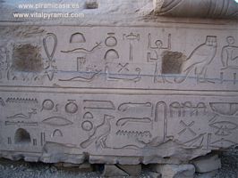 jeroglificos fertilidad en Kom Ombo