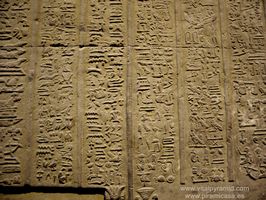 Escritura jerogl&iacute;fica en Kom Ombo