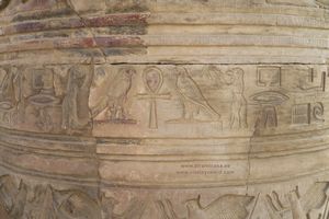 jeroglificos en Kom Ombo