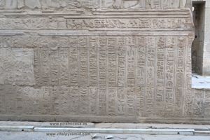 jeroglificos en Kom Ombo