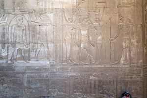 Isis y Horus en Kom Ombo