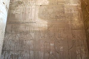 jeroglificos en Kom Ombo