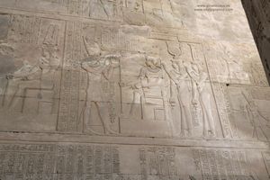 Cosagracion del Fara&oacute;n ante Osiris en Kom Ombo