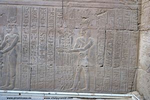 jeroglificos en Kom Ombo
