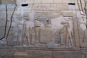 Jerogl&iacute;fico Sobek Horus en Kom Ombo
