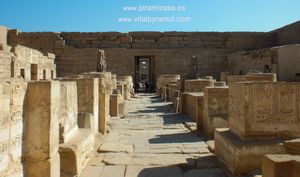 pasillo de las columnas