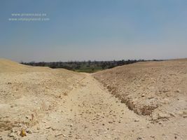 Camino descubierto de la Pir&aacute;mide de Meidum en Egipto