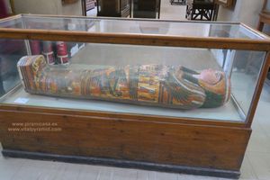 Jerogl&iacute;ficos en sarc&oacute;fago  Museo de El Cairo fotos im&aacute;genes