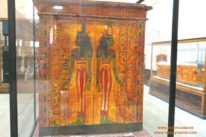 Sarc&oacute;fago con grabados Museo de El Cairo fotos im&aacute;genes