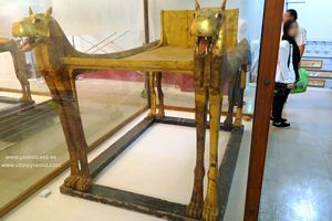 Cama de Tutankhamon Museo de El Cairo fotos im&aacute;genes