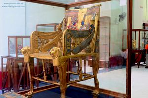 Sill&oacute;n faraon oro Museo de El Cairo fotos im&aacute;genes