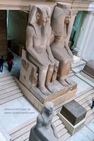 Estatuas grandes faraones Museo de El Cairo fotos im&aacute;genes